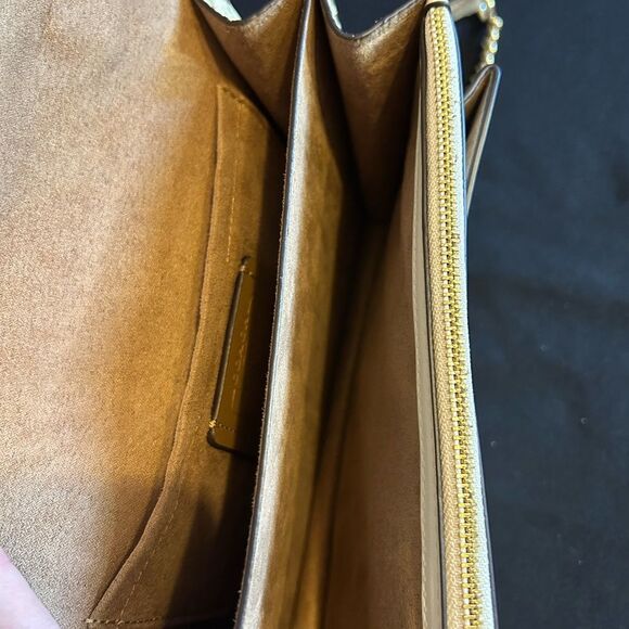 Coach Gold and Cream Women's Bag Used 1 time Excellent Condition - Picture 10 of 12